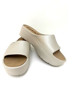 Lemon Jelly Sunny Platform Slide Sandals Warm Grey Cream Vegan, Size 10
(EU 41)